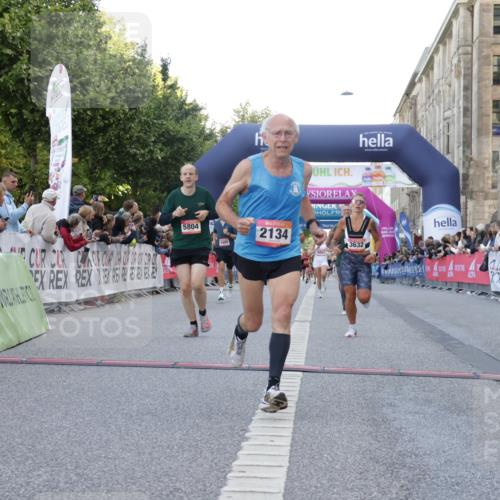 06.09.2026 - CURREX Alsterlauf Yannick Fuchs http://msf.ph/oto/10146855 06.09.2026 09:48:09 Ziel 2134, 2463, 3632, 3665, 4405, 4472, 5315, 5804, 5932, 6009 meine-sportfotos.de