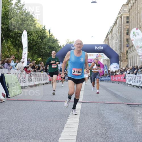 06.09.2026 - CURREX Alsterlauf Yannick Fuchs http://msf.ph/oto/10146860 06.09.2026 09:48:09 Ziel 2134, 2463, 3632, 3665, 4405, 4472, 5315, 5804, 5932, 6009 meine-sportfotos.de