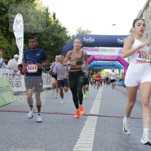 06.09.2026 - CURREX Alsterlauf Yannick Fuchs http://msf.ph/oto/10146944 06.09.2026 09:48:15 Ziel 2104, 2134, 2275, 3632, 3878, 4405, 4472, 4583, 5315, 5804, 6414, 8041 meine-sportfotos.de