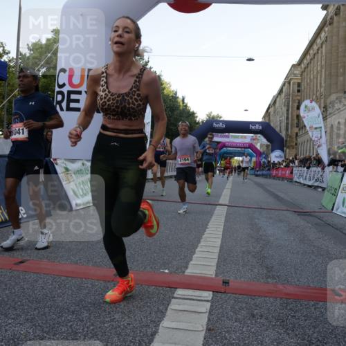 06.09.2026 - CURREX Alsterlauf Yannick Fuchs http://msf.ph/oto/10146996 06.09.2026 09:48:17 Ziel 2104, 2189, 2275, 2746, 3632, 3878, 4254, 4405, 4472, 4583, 5153, 5315, 5804, 6414, 8041 meine-sportfotos.de