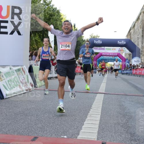 06.09.2026 - CURREX Alsterlauf Yannick Fuchs http://msf.ph/oto/10147008 06.09.2026 09:48:17 Ziel 2104, 2189, 2275, 2746, 3632, 3878, 4254, 4405, 4472, 4583, 5153, 5315, 5804, 6414, 8041 meine-sportfotos.de