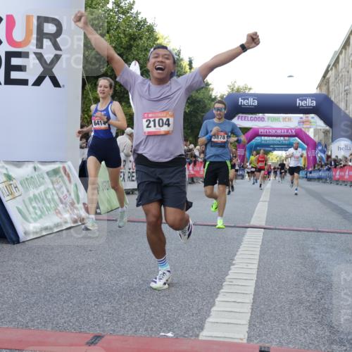 06.09.2026 - CURREX Alsterlauf Yannick Fuchs http://msf.ph/oto/10147013 06.09.2026 09:48:17 Ziel 2104, 2189, 2275, 2746, 3632, 3878, 4254, 4405, 4472, 4583, 5153, 5315, 5804, 6414, 8041 meine-sportfotos.de