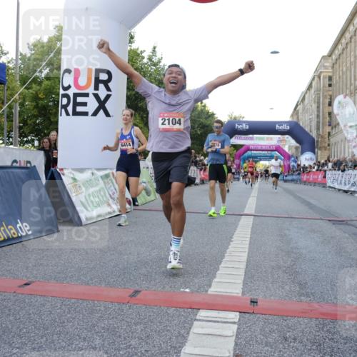 06.09.2026 - CURREX Alsterlauf Yannick Fuchs http://msf.ph/oto/10147020 06.09.2026 09:48:18 Ziel 2104, 2189, 2275, 2746, 3878, 4254, 4405, 4472, 4583, 5153, 5315, 5868, 6414, 8041 meine-sportfotos.de