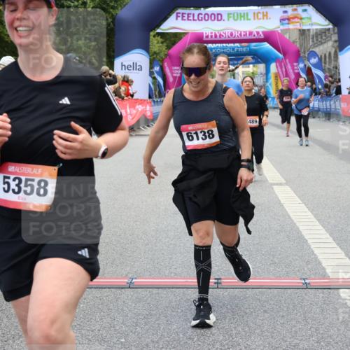06.09.2026 - CURREX Alsterlauf Strokosch-Dieckow http://msf.ph/oto/10147021 06.09.2026 10:22:45 Ziel 2751, 2774, 3372, 5289, 5358, 5563, 6489, 8074, 8119 meine-sportfotos.de