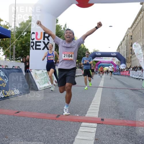 06.09.2026 - CURREX Alsterlauf Yannick Fuchs http://msf.ph/oto/10147027 06.09.2026 09:48:18 Ziel 2104, 2189, 2275, 2746, 3878, 4254, 4405, 4472, 4583, 5153, 5315, 5868, 6414, 8041 meine-sportfotos.de