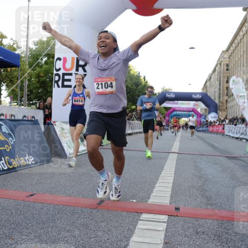 06.09.2026 - CURREX Alsterlauf Yannick Fuchs http://msf.ph/oto/10147034 06.09.2026 09:48:18 Ziel 2104, 2189, 2275, 2746, 3878, 4254, 4405, 4472, 4583, 5153, 5315, 5868, 6414, 8041 meine-sportfotos.de