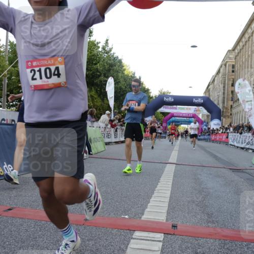06.09.2026 - CURREX Alsterlauf Yannick Fuchs http://msf.ph/oto/10147044 06.09.2026 09:48:18 Ziel 2104, 2189, 2275, 2746, 3878, 4254, 4405, 4472, 4583, 5153, 5315, 5868, 6414, 8041 meine-sportfotos.de