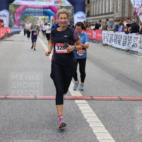 06.09.2026 - CURREX Alsterlauf Strokosch-Dieckow http://msf.ph/oto/10147072 06.09.2026 10:22:52 Ziel 2206, 2243, 2490, 3288, 3372, 5128, 5289, 6489, 8074, 8119 meine-sportfotos.de