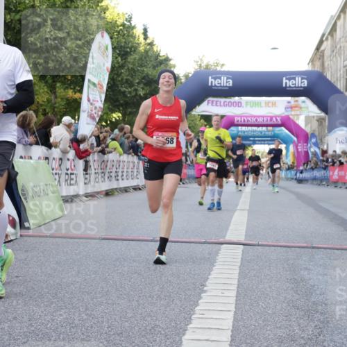 06.09.2026 - CURREX Alsterlauf Yannick Fuchs http://msf.ph/oto/10147114 06.09.2026 09:48:23 Ziel 2104, 2189, 2275, 2746, 2796, 3045, 3860, 3878, 4254, 4690, 4774, 5153, 5311, 5868, 6414 meine-sportfotos.de