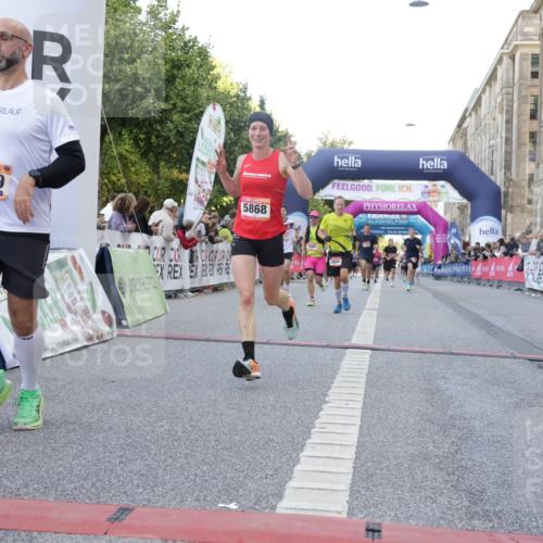 06.09.2026 - CURREX Alsterlauf Yannick Fuchs http://msf.ph/oto/10147126 06.09.2026 09:48:23 Ziel 2104, 2189, 2275, 2746, 2796, 3045, 3860, 3878, 4254, 4690, 4774, 5153, 5311, 5868, 6414 meine-sportfotos.de
