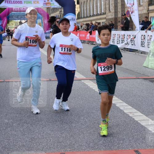 06.09.2026 - CURREX Alsterlauf Strokosch-Dieckow http://msf.ph/oto/10147167 06.09.2026 11:56:01 Ziel 1072, 1109, 1110, 1299, 1320, 1344, 8042, 8103, 8251, 8346 meine-sportfotos.de
