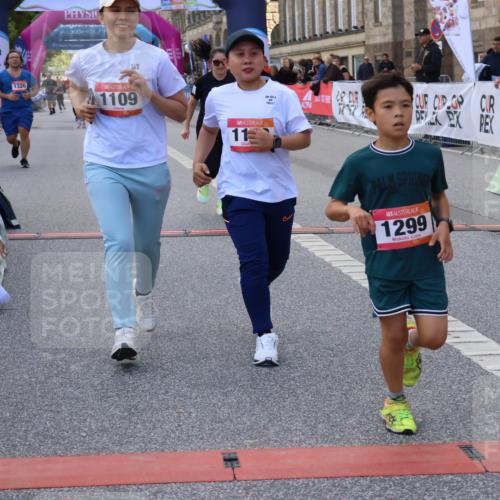 06.09.2026 - CURREX Alsterlauf Strokosch-Dieckow http://msf.ph/oto/10147174 06.09.2026 11:56:02 Ziel 1072, 1109, 1110, 1299, 1320, 1344, 8042, 8103, 8251, 8346 meine-sportfotos.de