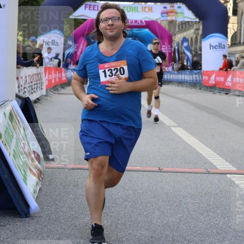 06.09.2026 - CURREX Alsterlauf Strokosch-Dieckow http://msf.ph/oto/10147180 06.09.2026 11:56:06 Ziel 1109, 1110, 1131, 1299, 1320, 1344, 8103, 8285, 8312 meine-sportfotos.de