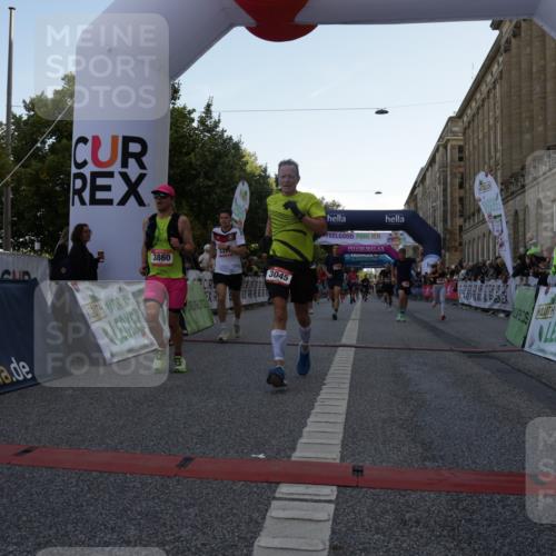 06.09.2026 - CURREX Alsterlauf Yannick Fuchs http://msf.ph/oto/10147208 06.09.2026 09:48:26 Ziel 2189, 2746, 2796, 3045, 3860, 3977, 4254, 4690, 4774, 5153, 5311, 5868, 6040 meine-sportfotos.de