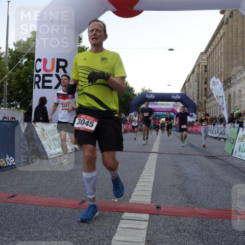 06.09.2026 - CURREX Alsterlauf Yannick Fuchs http://msf.ph/oto/10147238 06.09.2026 09:48:27 Ziel 2189, 2746, 2796, 3045, 3860, 3977, 4254, 4471, 4690, 4774, 5153, 5311, 5868, 6040, 8217 meine-sportfotos.de
