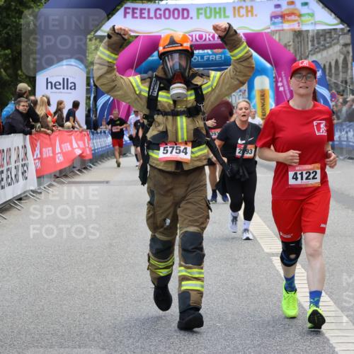 06.09.2026 - CURREX Alsterlauf Strokosch-Dieckow http://msf.ph/oto/10147245 06.09.2026 10:23:30 Ziel 2591, 2592, 2593, 3118, 3305, 4122, 5479, 5754 meine-sportfotos.de