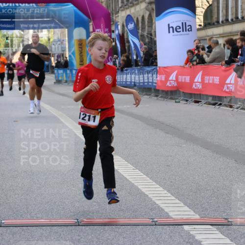 06.09.2026 - CURREX Alsterlauf Strokosch-Dieckow http://msf.ph/oto/10147276 06.09.2026 11:56:28 Ziel 1032, 1035, 1103, 1142, 1211, 8267 meine-sportfotos.de