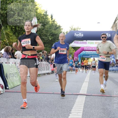 06.09.2026 - CURREX Alsterlauf Yannick Fuchs http://msf.ph/oto/10147308 06.09.2026 09:48:41 Ziel 2081, 2088, 2480, 3008, 4359, 4553, 4898, 5245, 5450, 5941, 6198, 6481, 8188, 8223 meine-sportfotos.de