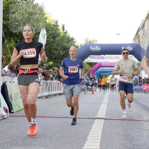 06.09.2026 - CURREX Alsterlauf Yannick Fuchs http://msf.ph/oto/10147314 06.09.2026 09:48:41 Ziel 2081, 2088, 2480, 3008, 4359, 4553, 4898, 5245, 5450, 5941, 6198, 6481, 8188, 8223 meine-sportfotos.de