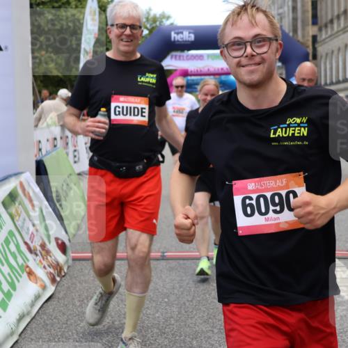 06.09.2026 - CURREX Alsterlauf Strokosch-Dieckow http://msf.ph/oto/10147330 06.09.2026 10:23:45 Ziel 3424, 3578, 3582, 4450, 4659, 6090, 8144 meine-sportfotos.de