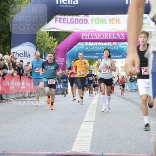06.09.2026 - CURREX Alsterlauf Yannick Fuchs http://msf.ph/oto/10147369 06.09.2026 09:48:43 Ziel 2081, 2088, 2480, 3008, 4359, 5204, 5245, 5450, 5941, 6061, 6198, 6317, 6481, 8188, 8223 meine-sportfotos.de