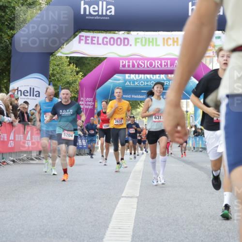 06.09.2026 - CURREX Alsterlauf Yannick Fuchs http://msf.ph/oto/10147379 06.09.2026 09:48:43 Ziel 2081, 2088, 2480, 3008, 4359, 5204, 5245, 5450, 5941, 6061, 6198, 6317, 6481, 8188, 8223 meine-sportfotos.de