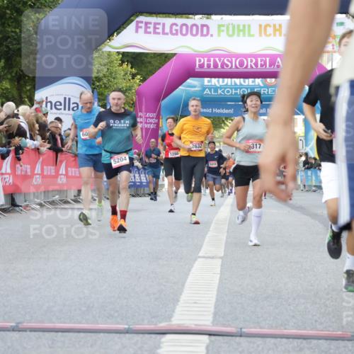 06.09.2026 - CURREX Alsterlauf Yannick Fuchs http://msf.ph/oto/10147384 06.09.2026 09:48:43 Ziel 2081, 2088, 2480, 3008, 4359, 5204, 5245, 5450, 5941, 6061, 6198, 6317, 6481, 8188, 8223 meine-sportfotos.de