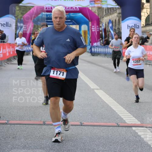06.09.2026 - CURREX Alsterlauf Strokosch-Dieckow http://msf.ph/oto/10147401 06.09.2026 11:56:57 Ziel 1055, 1102, 1148, 1171, 1248, 1257, 1300, 8098, 8325, 8326 meine-sportfotos.de