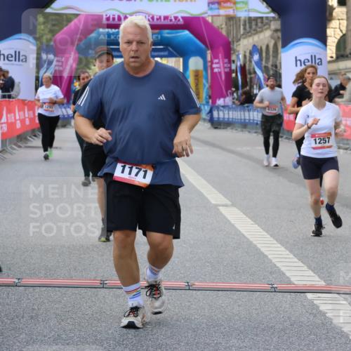 06.09.2026 - CURREX Alsterlauf Strokosch-Dieckow http://msf.ph/oto/10147404 06.09.2026 11:56:57 Ziel 1055, 1102, 1148, 1171, 1248, 1257, 1300, 8098, 8325, 8326 meine-sportfotos.de