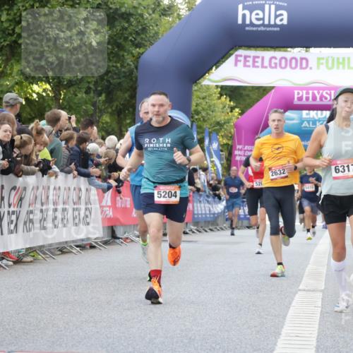 06.09.2026 - CURREX Alsterlauf Yannick Fuchs http://msf.ph/oto/10147409 06.09.2026 09:48:45 Ziel 2081, 2088, 2480, 2632, 3008, 4359, 5204, 5245, 5450, 5941, 6061, 6198, 6317, 8223 meine-sportfotos.de