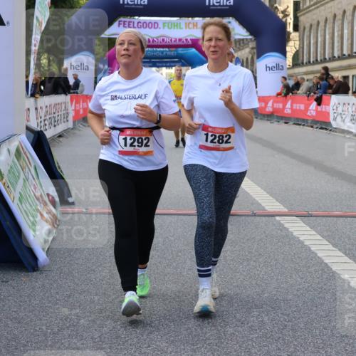 06.09.2026 - CURREX Alsterlauf Strokosch-Dieckow http://msf.ph/oto/10147447 06.09.2026 11:57:05 Ziel 1055, 1228, 1229, 1248, 1257, 1282, 1292, 8284, 8325, 8326 meine-sportfotos.de