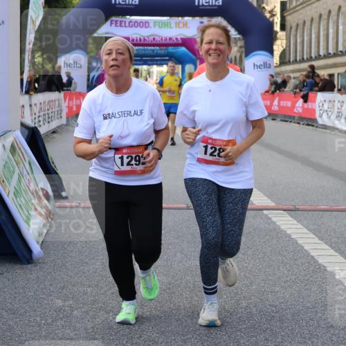 06.09.2026 - CURREX Alsterlauf Strokosch-Dieckow http://msf.ph/oto/10147454 06.09.2026 11:57:05 Ziel 1055, 1228, 1229, 1248, 1257, 1282, 1292, 8284, 8325, 8326 meine-sportfotos.de
