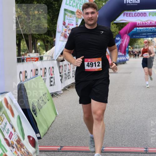 06.09.2026 - CURREX Alsterlauf Strokosch-Dieckow http://msf.ph/oto/10147533 06.09.2026 10:24:54 Ziel 3716, 4446, 4912, 4927 meine-sportfotos.de