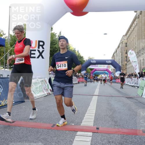 06.09.2026 - CURREX Alsterlauf Yannick Fuchs http://msf.ph/oto/10147603 06.09.2026 09:48:53 Ziel 2632, 3009, 3074, 5204, 5280, 5410, 5929, 6061, 6317 meine-sportfotos.de