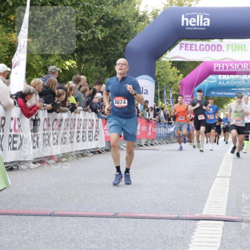 06.09.2026 - CURREX Alsterlauf Yannick Fuchs http://msf.ph/oto/10147637 06.09.2026 09:48:55 Ziel 2067, 2632, 2655, 2693, 3009, 3074, 5280, 5400, 5410, 5929, 5992, 6061, 6124, 6245 meine-sportfotos.de