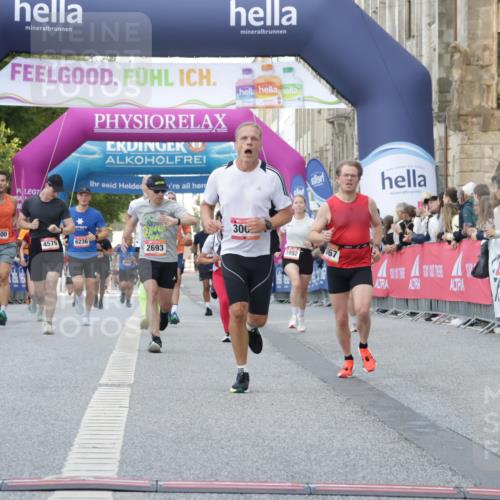 06.09.2026 - CURREX Alsterlauf Yannick Fuchs http://msf.ph/oto/10147643 06.09.2026 09:48:55 Ziel 2067, 2632, 2655, 2693, 3009, 3074, 5280, 5400, 5410, 5929, 5992, 6061, 6124, 6245 meine-sportfotos.de