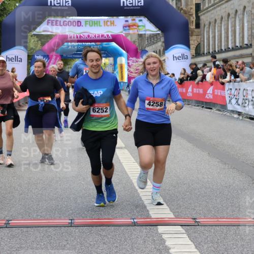 06.09.2026 - CURREX Alsterlauf Strokosch-Dieckow http://msf.ph/oto/10147654 06.09.2026 10:25:48 Ziel 2075, 2635, 2636, 3297, 3774, 4258, 4794, 5409, 6202, 6252, 6325 meine-sportfotos.de