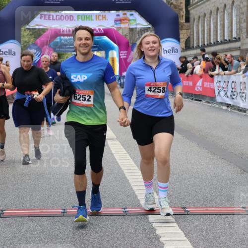 06.09.2026 - CURREX Alsterlauf Strokosch-Dieckow http://msf.ph/oto/10147674 06.09.2026 10:25:48 Ziel 2075, 2635, 2636, 3297, 3774, 4258, 4794, 5409, 6202, 6252, 6325 meine-sportfotos.de