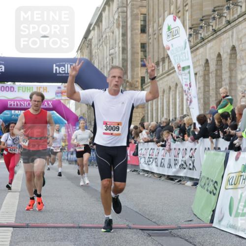 06.09.2026 - CURREX Alsterlauf Yannick Fuchs http://msf.ph/oto/10147685 06.09.2026 09:48:57 Ziel 2067, 2655, 2693, 3009, 3074, 4579, 4785, 5034, 5280, 5400, 5410, 5929, 5992, 6041, 6124, 6236, 6245 meine-sportfotos.de