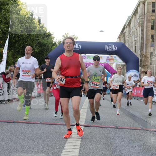 06.09.2026 - CURREX Alsterlauf Yannick Fuchs http://msf.ph/oto/10147724 06.09.2026 09:48:59 Ziel 2067, 2655, 2693, 3009, 3074, 3533, 4579, 4785, 5034, 5378, 5400, 5929, 5992, 6041, 6124, 6236, 6245 meine-sportfotos.de