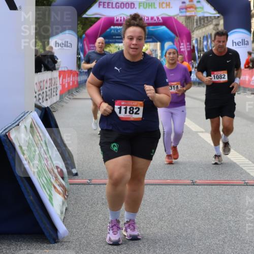 06.09.2026 - CURREX Alsterlauf Strokosch-Dieckow http://msf.ph/oto/10147725 06.09.2026 11:58:33 Ziel 1082, 1114, 1115, 1182, 1235, 1314, 1334, 8016 meine-sportfotos.de