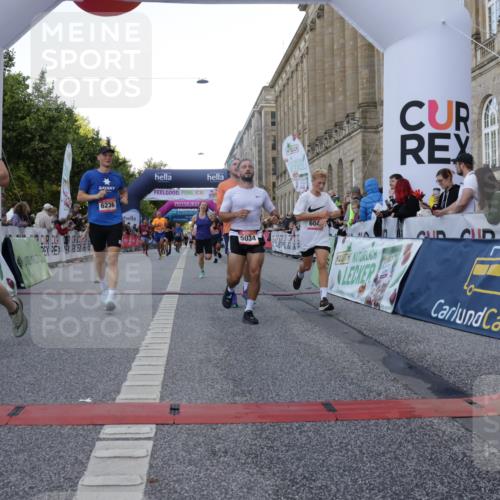06.09.2026 - CURREX Alsterlauf Yannick Fuchs http://msf.ph/oto/10147809 06.09.2026 09:49:02 Ziel 2067, 2655, 2693, 3009, 3074, 3533, 3880, 4037, 4579, 4785, 5034, 5068, 5251, 5378, 5400, 5929, 5992, 6041, 6124, 6236, 6245, 8106 meine-sportfotos.de