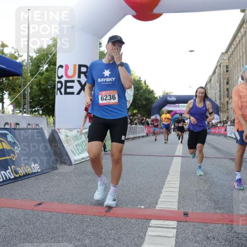 06.09.2026 - CURREX Alsterlauf Yannick Fuchs http://msf.ph/oto/10147834 06.09.2026 09:49:04 Ziel 2067, 2655, 2693, 3009, 3533, 3880, 4037, 4579, 4785, 5034, 5068, 5251, 5378, 5400, 5992, 6041, 6124, 6236, 6245, 6380, 8106 meine-sportfotos.de