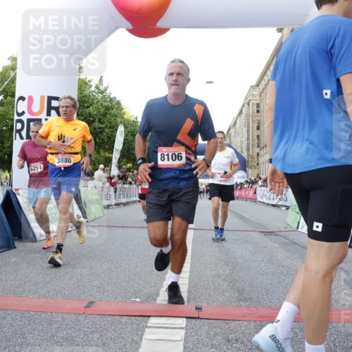 06.09.2026 - CURREX Alsterlauf Yannick Fuchs http://msf.ph/oto/10147859 06.09.2026 09:49:08 Ziel 3533, 3880, 3898, 4037, 4579, 4785, 5034, 5068, 5251, 5378, 5448, 5924, 6041, 6236, 6380, 8106 meine-sportfotos.de