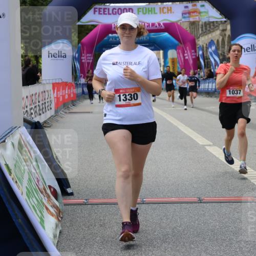 06.09.2026 - CURREX Alsterlauf Strokosch-Dieckow http://msf.ph/oto/10147886 06.09.2026 11:59:20 Ziel 1037, 1038, 1254, 1291, 1304, 1330 meine-sportfotos.de