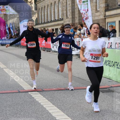 06.09.2026 - CURREX Alsterlauf Strokosch-Dieckow http://msf.ph/oto/10147890 06.09.2026 11:59:26 Ziel 1037, 1038, 1068, 1069, 1173, 1261, 1291, 1330 meine-sportfotos.de