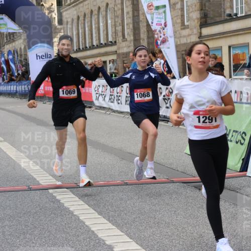 06.09.2026 - CURREX Alsterlauf Strokosch-Dieckow http://msf.ph/oto/10147898 06.09.2026 11:59:26 Ziel 1037, 1038, 1068, 1069, 1173, 1261, 1291, 1330 meine-sportfotos.de