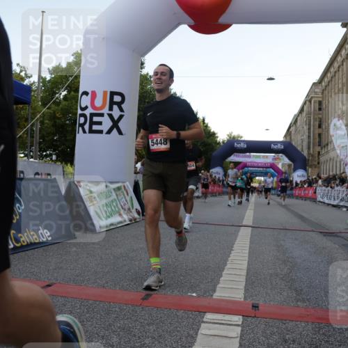 06.09.2026 - CURREX Alsterlauf Yannick Fuchs http://msf.ph/oto/10147972 06.09.2026 09:49:12 Ziel 2009, 2216, 3880, 3898, 4037, 4249, 5068, 5251, 5448, 5667, 5924, 6173, 6380, 6415, 8106 meine-sportfotos.de