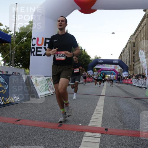 06.09.2026 - CURREX Alsterlauf Yannick Fuchs http://msf.ph/oto/10147975 06.09.2026 09:49:13 Ziel 2009, 2216, 3880, 3898, 4037, 4249, 5068, 5251, 5448, 5667, 5924, 6173, 6380, 6415, 8106 meine-sportfotos.de