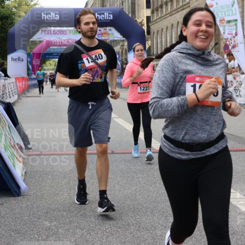 06.09.2026 - CURREX Alsterlauf Strokosch-Dieckow http://msf.ph/oto/10148041 06.09.2026 11:59:58 Ziel 1076, 1124, 1192, 1223, 1247, 1323, 1340 meine-sportfotos.de
